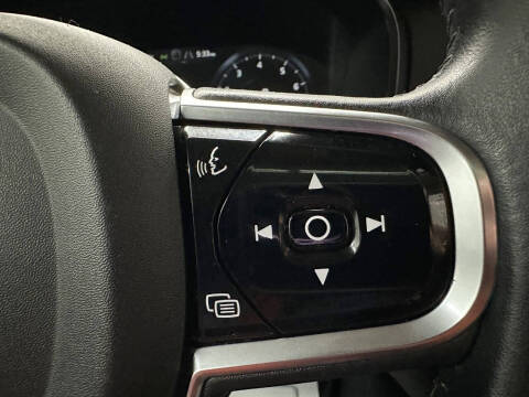 2016 Volvo XC90 T5 Momentum