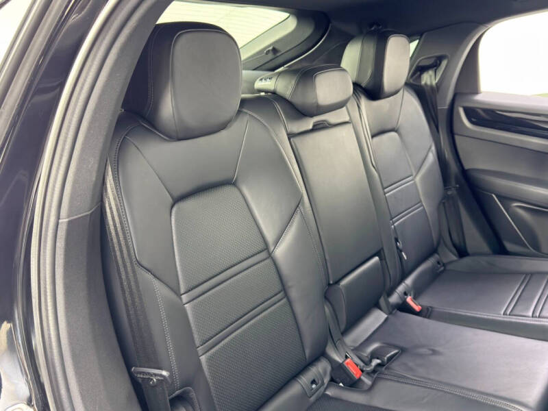 2022 Porsche Cayenne Coupe Platinum Edition