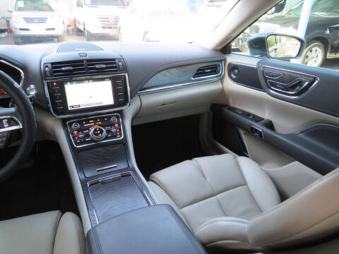 2017 Lincoln Continental Select