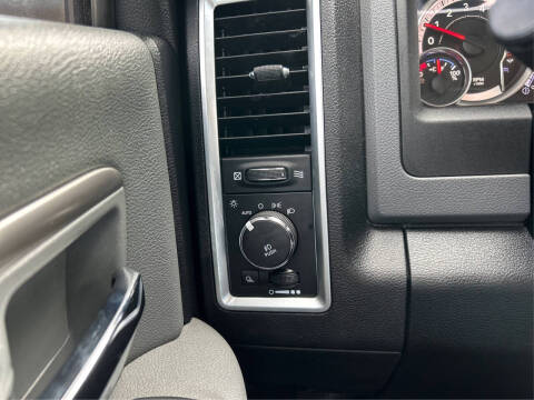 2015 RAM 1500 SLT