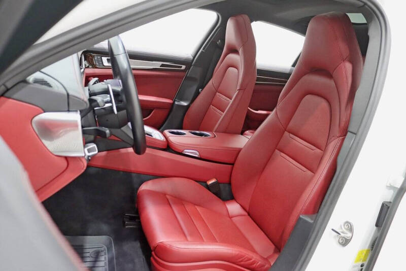 2022 Porsche Panamera