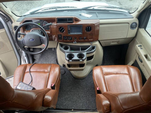 2014 Ford E-Series E-450 SD