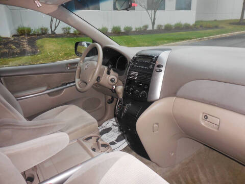 2008 Toyota Sienna LE 7-Passenger