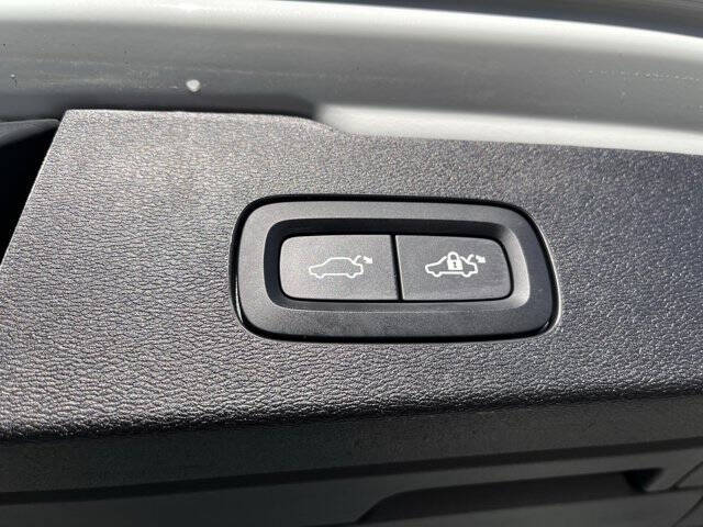 2024 Volvo V60 Cross Country B5 Plus