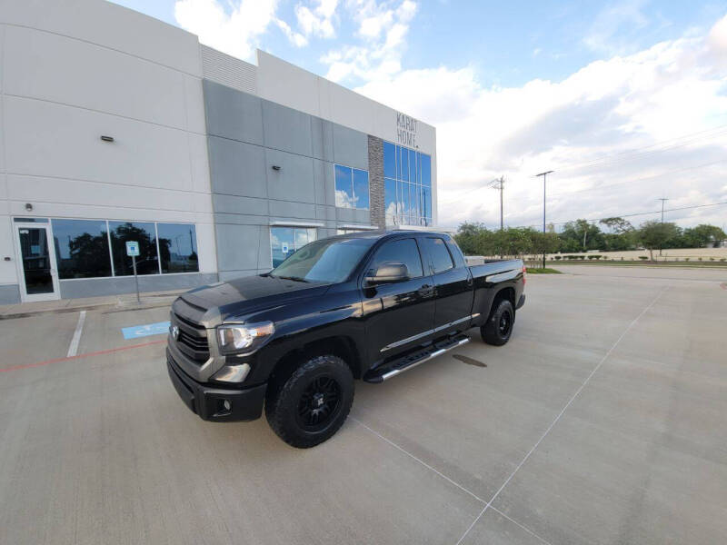 2014 Toyota Tundra SR's photo