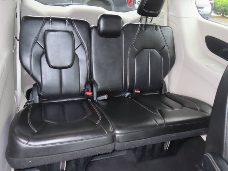 2020 Chrysler Voyager LXi
