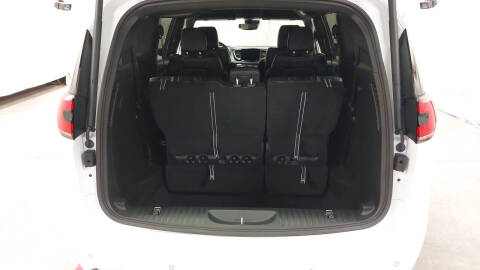 2027 Chrysler Pacifica Select