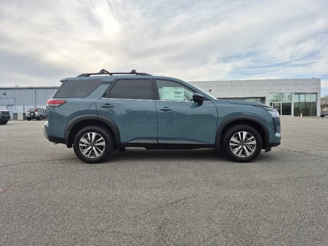 2026 Nissan Pathfinder SL