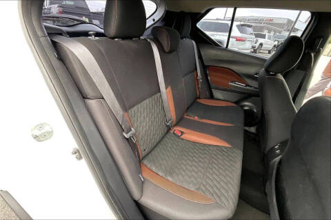 2021 Nissan Kicks SR