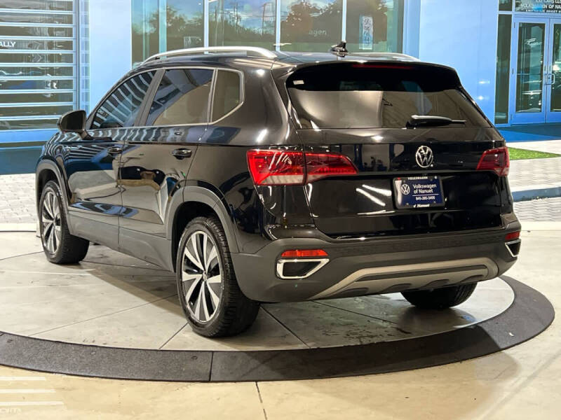 2022 Volkswagen Taos SE 4Motion