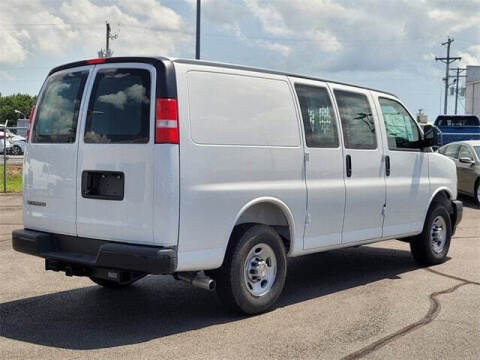 2025 Chevrolet Express 2500