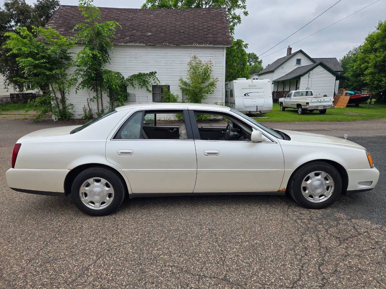 2002 Cadillac DeVille 13