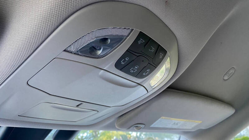 2020 Chrysler Pacifica Touring L photo 39