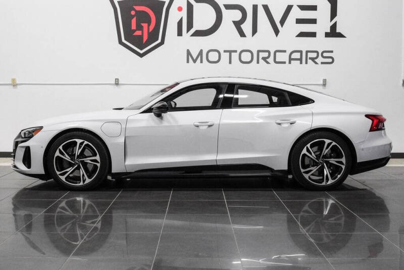 2024 Audi e-tron GT quattro Prestige