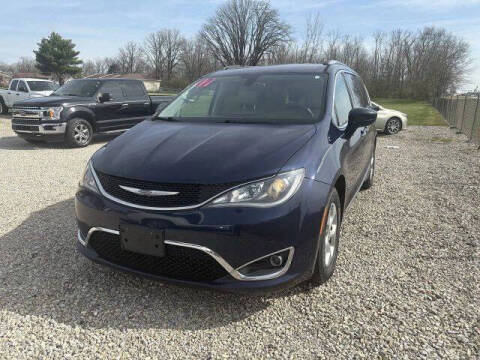 2017 Chrysler Pacifica Touring-L Plus