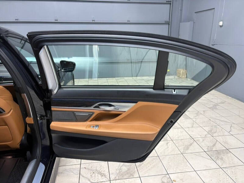 2022 BMW 7 Series 750i xDrive