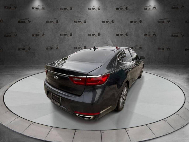 2017 Kia Cadenza Premium