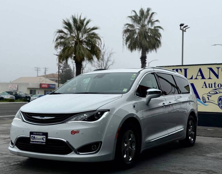 2018 Chrysler Pacifica Hybrid Limited