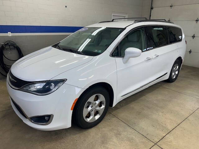 2017 Chrysler Pacifica Touring-L Plus