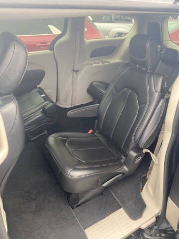 2023 Chrysler Pacifica Touring L