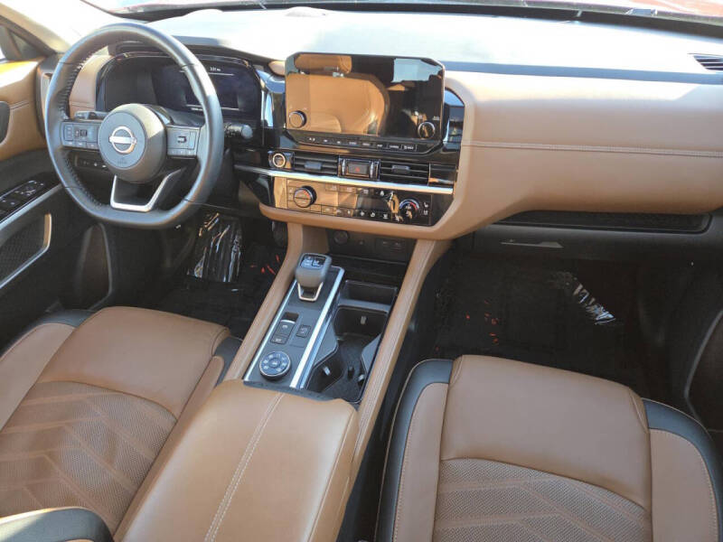 2024 Nissan Pathfinder Platinum