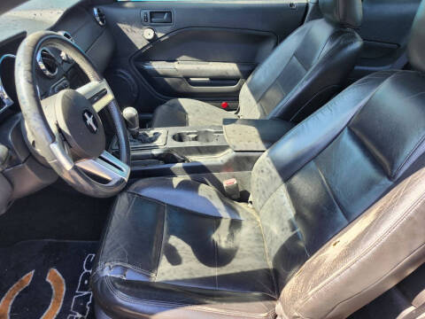 2005 Ford Mustang V6 Deluxe