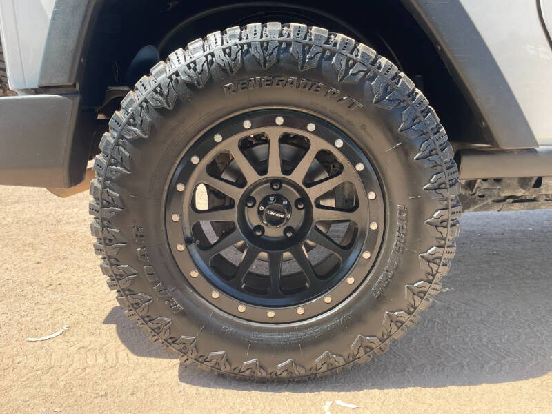 2017 Jeep Wrangler Willys Wheeler