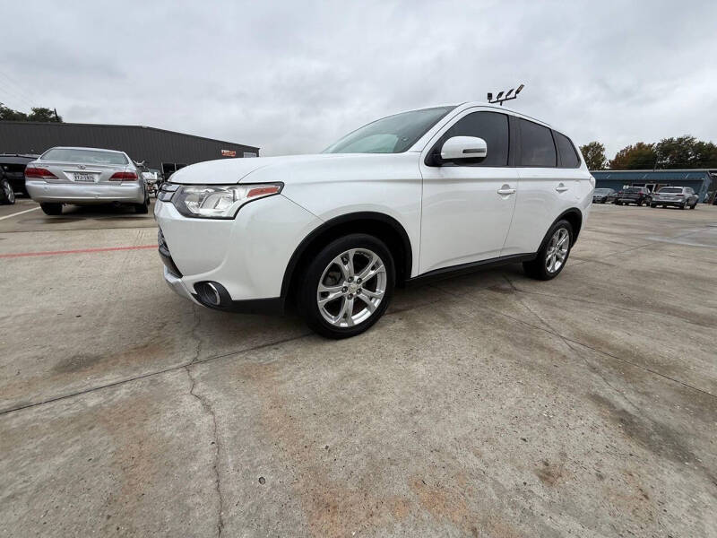 2015 Mitsubishi Outlander SE