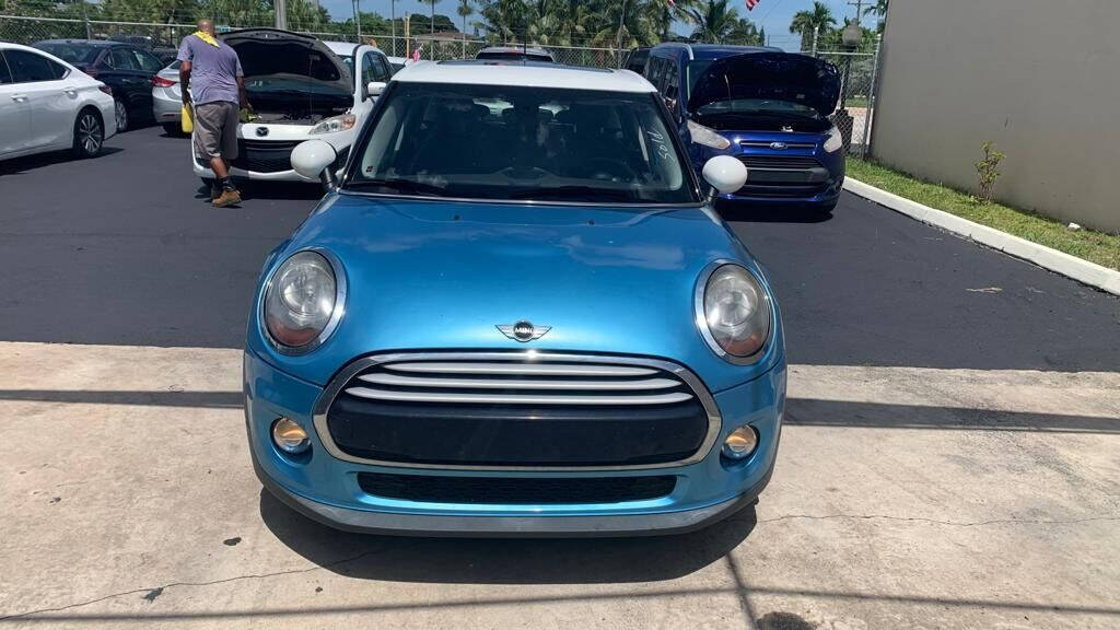 2015 MINI Hardtop Hatchback - $11,495