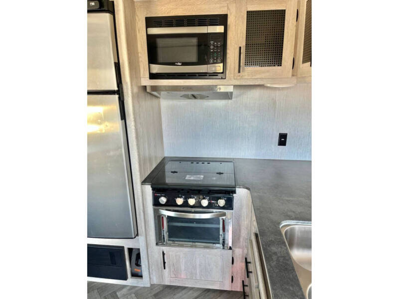 2021 PROWLER 240RB PROWLER