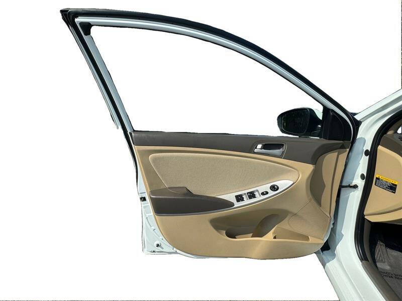 2012 Hyundai Accent GLS