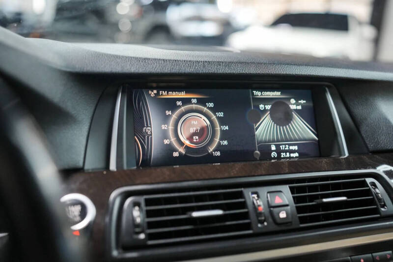 2015 BMW 5 Series 528i