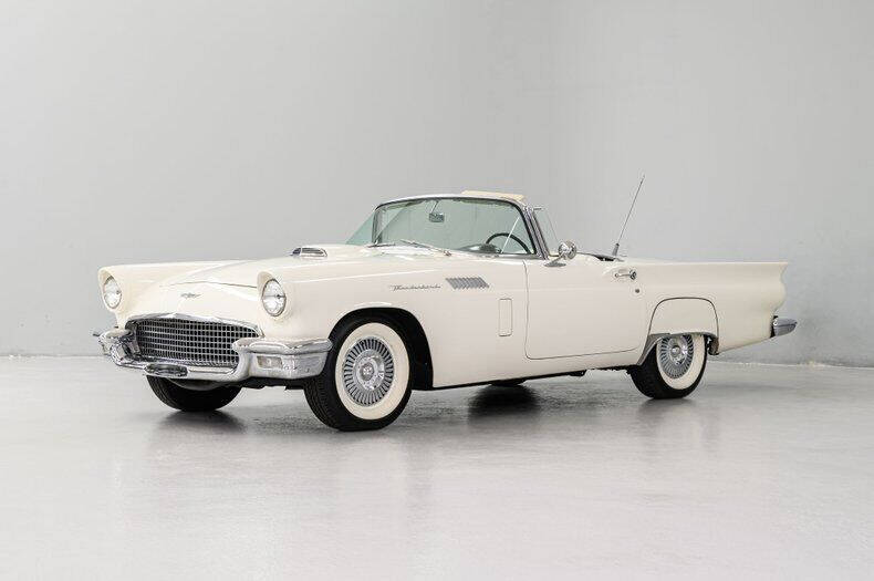1957 Ford Thunderbird