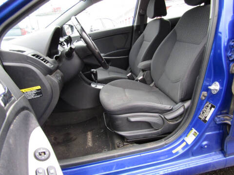 2012 Hyundai Accent SE