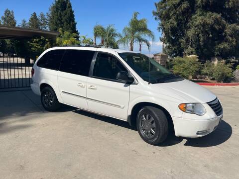 2006 Chrysler Town and Country for sale at Gold Rush Auto Wholesale in Sanger CA