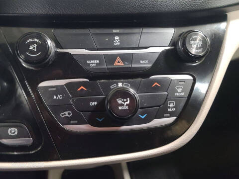 2017 Chrysler Pacifica LX