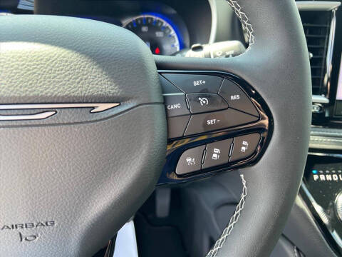 2027 Chrysler Pacifica Limited