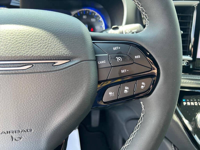 2027 Chrysler Pacifica Limited