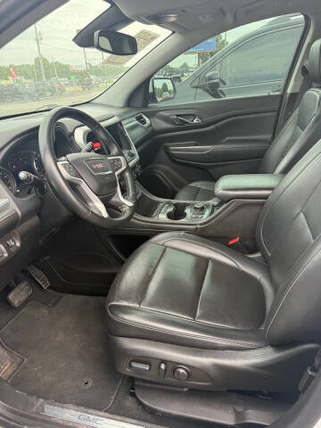 2023 GMC Acadia SLT