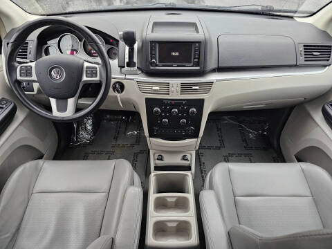 2012 Volkswagen Routan