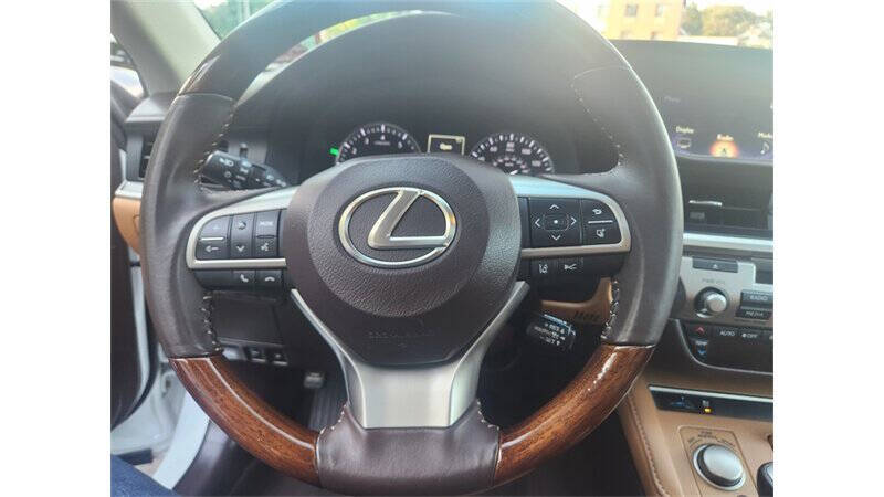 2018 Lexus ES 350 for sale at YES AUTOS in Elmhurst, NY