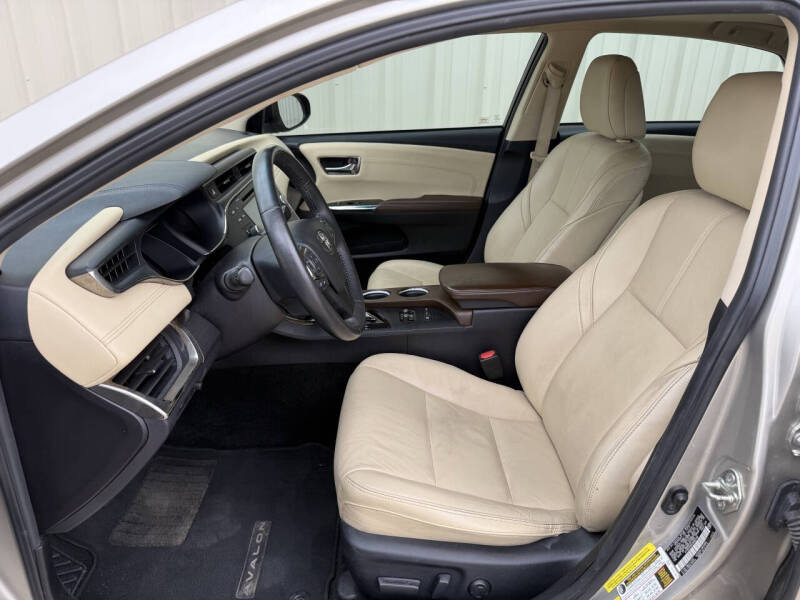 2018 Toyota Avalon Hybrid XLE Premium