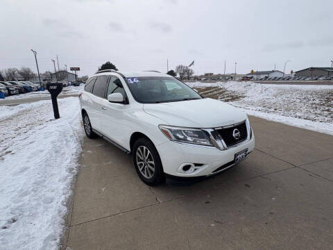 2016 Nissan Pathfinder S