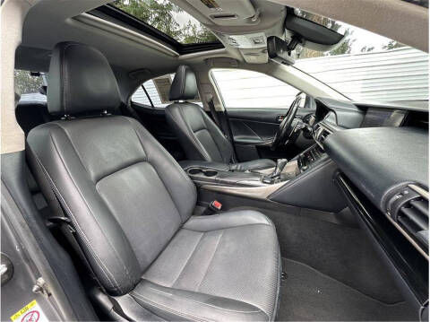 2017 Lexus IS 200t