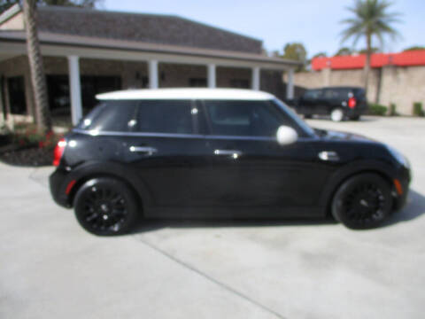 2017 MINI Hardtop 4 Door Cooper