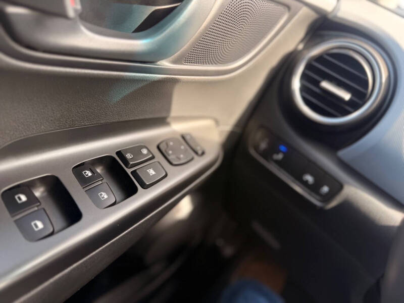 2020 Hyundai Kona SEL