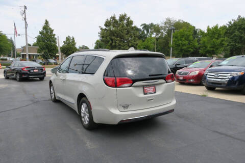 2017 Chrysler Pacifica Touring-L