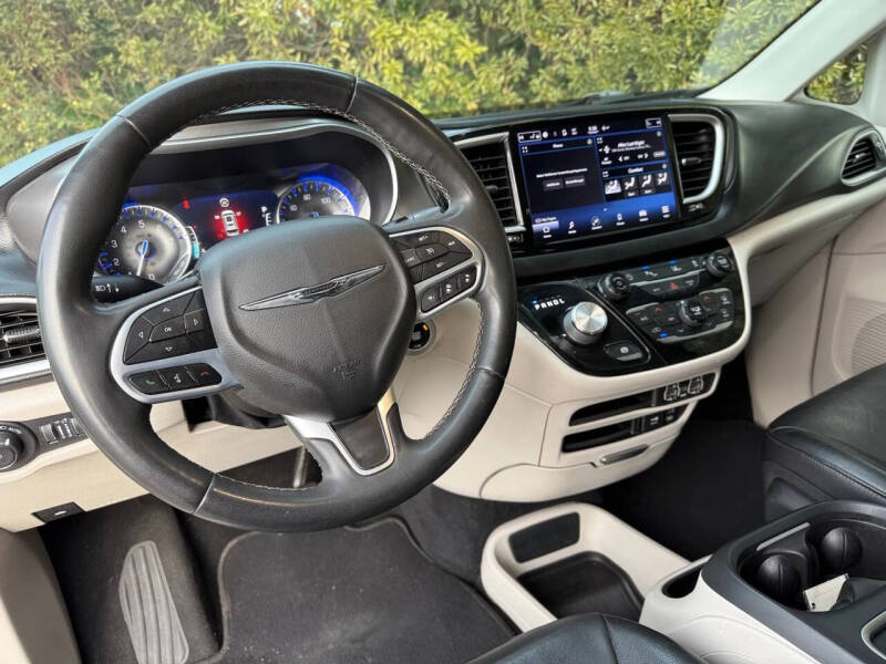 2022 Chrysler Pacifica Touring L