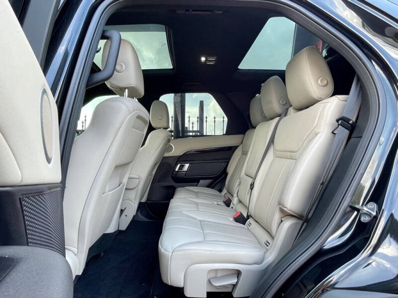 2017 Land Rover Discovery SE