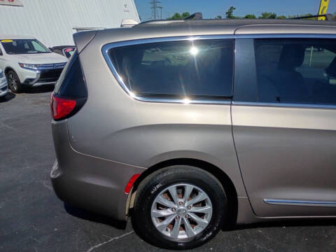 2017 Chrysler Pacifica Touring Plus